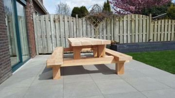 Douglas picknicktafel design robuust opzij