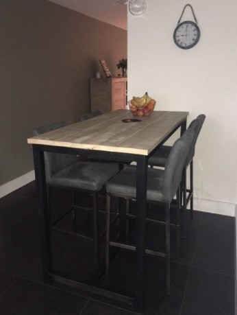 Industrieel steigerhout bartafel 120x80 sfeer