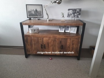 Mangohout dressoir daglicht1 n