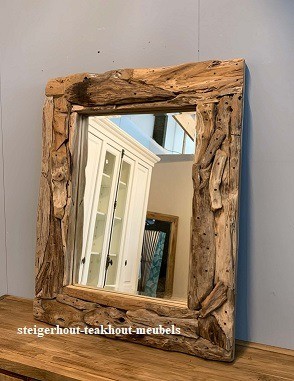 Spiegel van drijfhout n 0