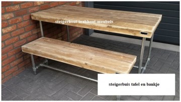 Steigerbuis tafel sfeer tuin 337 n