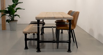 Steigerbuis tafel zwart 2 bankjes sfeer2 n