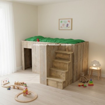 Steigerhout halfhoogslaper hut vaste trap sfeer verkleind