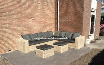 Steigerhout hoekbank sfeer kussens antraciet zwart plof n