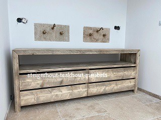 Steigerhouten badkamer meubel klant n