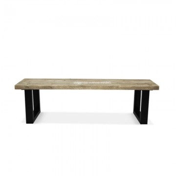 Steigerhouten bank upoot n