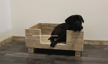 Steigerhouten hondenmand pootjes n