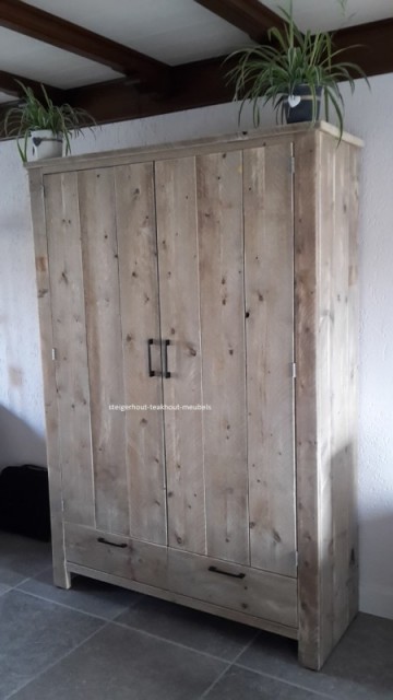 Steigerhouten kast sfeer n