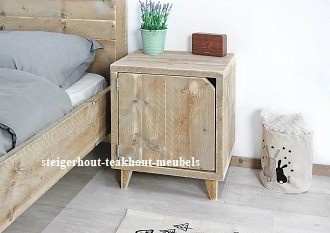 Steigerhouten nachtkastje retro n