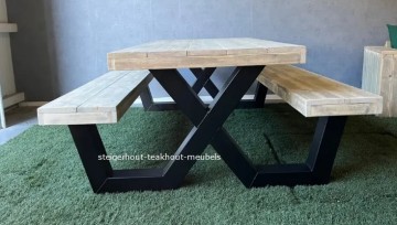 Steigerhouten picknicktafel x dichtbij