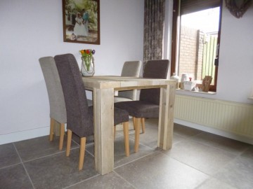 Steigerhouten tafel sfeer n