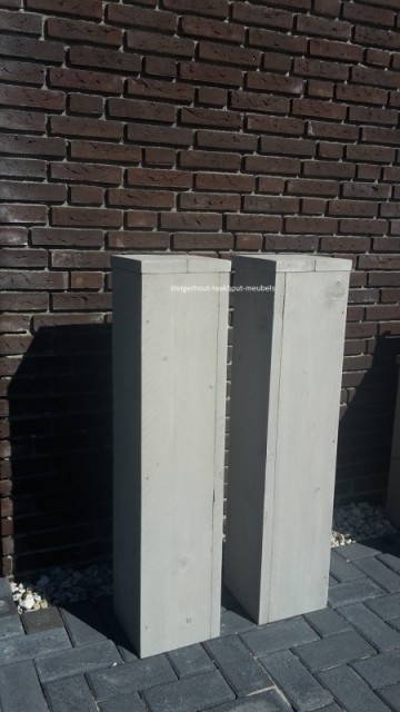 Steigerhouten zuil1 n