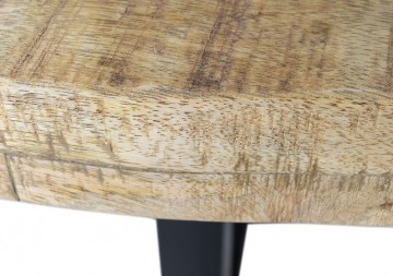 Tafel mangohout dichtbij