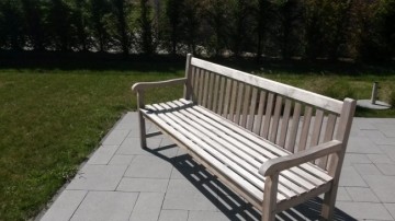 Teakhout bank wilona sfeer vergrijsd