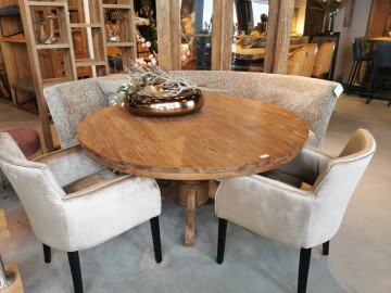 Teakhout tafel rond dengkleh sfeer stoelen