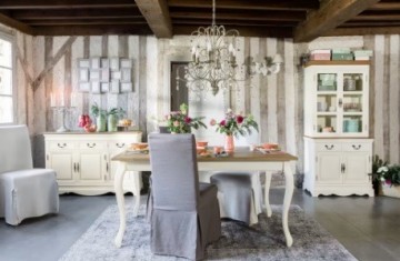 Vitrinekast smal  wit creme sfeer 0