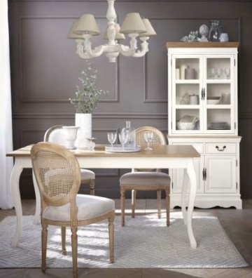 Vitrinekast smal  wit creme sfeer1